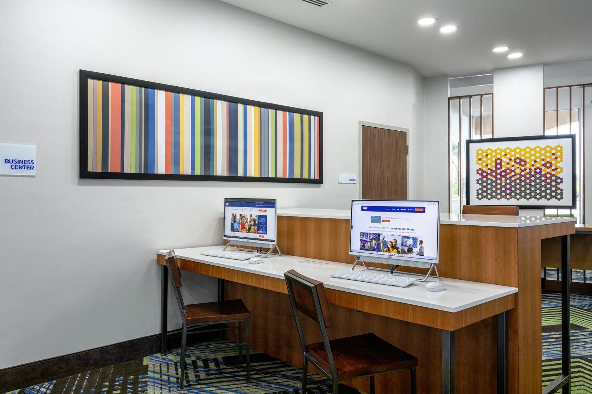 Holiday Inn Express & Suites - Miramar By Ihg Exterior foto